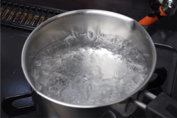 Boiling mouth guard for protecting teeth