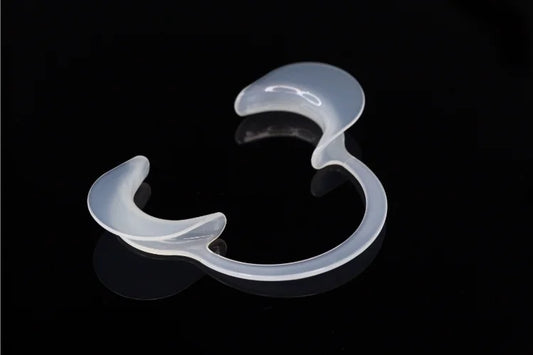 Dental cheek retractor