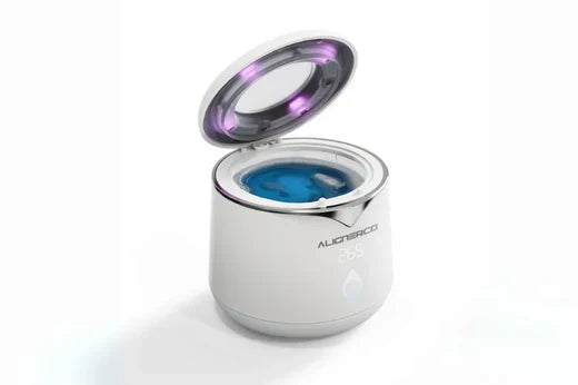 Ultrasonic mouth guard cleaner
