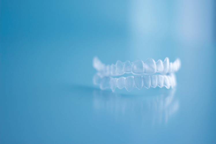  Invisible Aligners vs. Traditional Braces